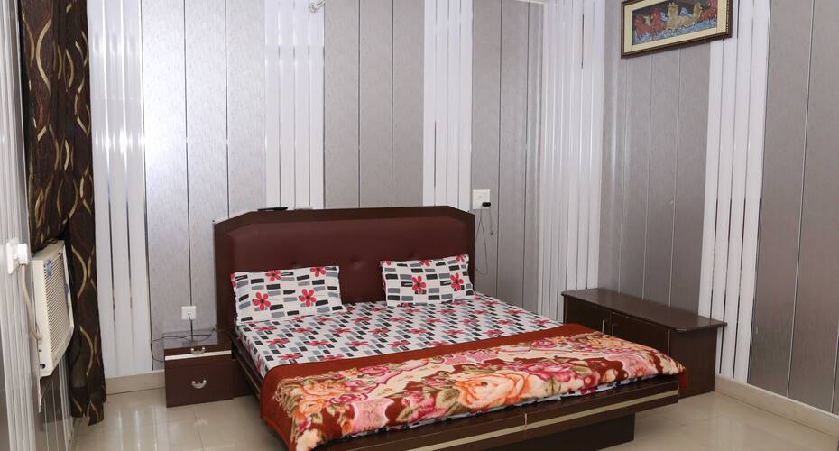 Hotel Dang Continental, Ambala 3